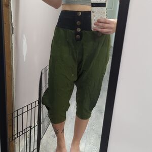 Stylish Green Cropped Pants